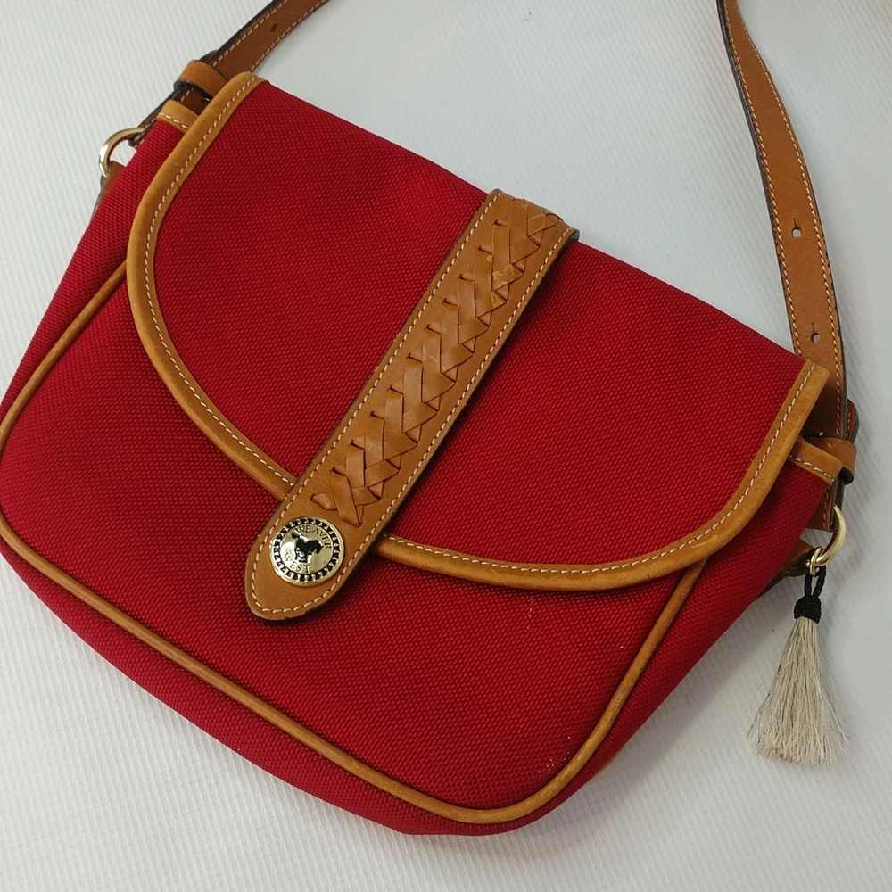 Weaver West red canvas bag. Size 9 3/4